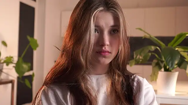 Snapshot of EleniRoeber chatting on 03-12-26, 04:24 EleniRoeber online show from 03-12-26, 04:24