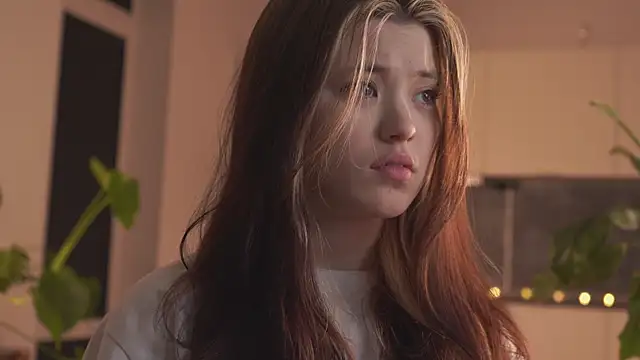 Snapshot of EleniRoeber chatting on 03-13-26, 05:08 EleniRoeber online show from 03-13-26, 05:08