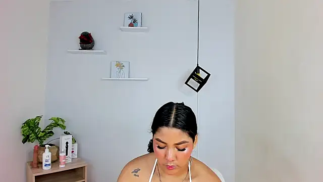 Fatima senghor online show from 04-27-26, 08:18