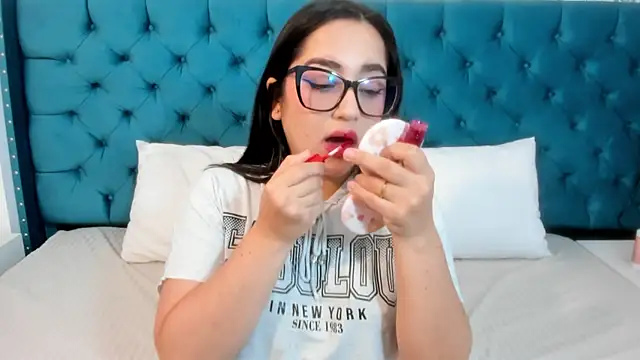 XiomaraFerrer online show from 03-09-26, 07:51