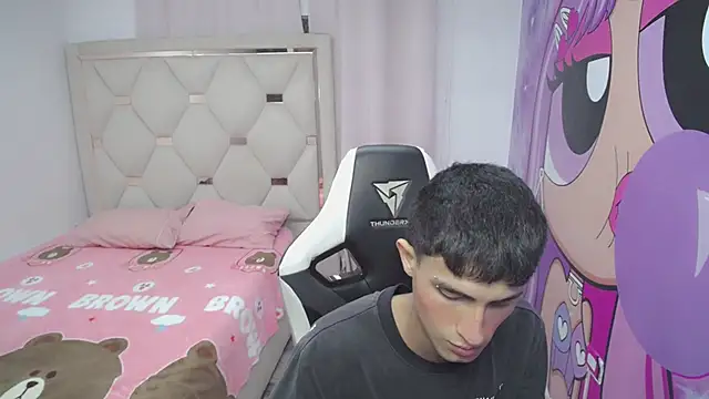 Snapshot of Akyra_latinn chatting on 01-17-26, 04:11 Akyra latinn online show from 01-17-26, 04:11