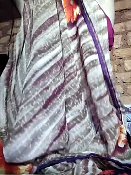 Snapshot of Juli_cut chatting on 03-07-26, 04:48 Juli cut online show from 03-07-26, 04:48