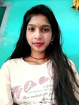 Snapshot of Juli_cut chatting on 03-16-26, 08:18 Juli cut online show from 03-16-26, 08:18