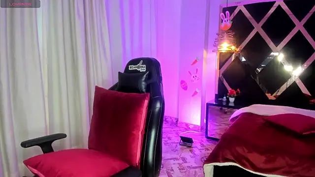 Lucia 24x online show from 04-25-26, 01:25