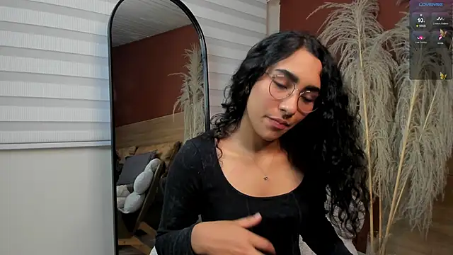 scarlett25   online show from 04-23-26, 09:39