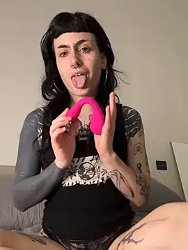 Snapshot of ferrraglia chatting on 04-16-26, 12:39 ferrraglia online show from 04-16-26, 12:39