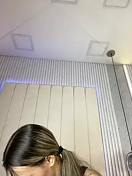 JuliaColemann online show from 02-08-26, 12:08