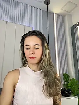 JuliaColemann online show from 04-24-26, 03:47