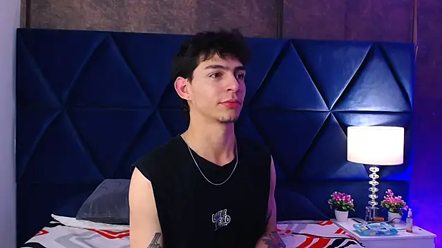 Snapshot of Logan_Woods chatting on 02-22-26, 08:24 Logan Woods online show from 02-22-26, 08:24