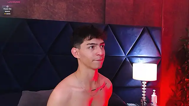 Snapshot of Logan_Woods chatting on 03-03-26, 05:08 Logan Woods online show from 03-03-26, 05:08