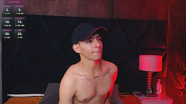 Snapshot of Logan_Woods chatting on 03-04-26, 11:16 Logan Woods online show from 03-04-26, 11:16