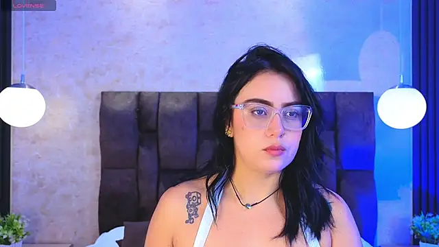 Snapshot of vicky_grey chatting on 03-08-26, 12:53 vicky grey online show from 03-08-26, 12:53