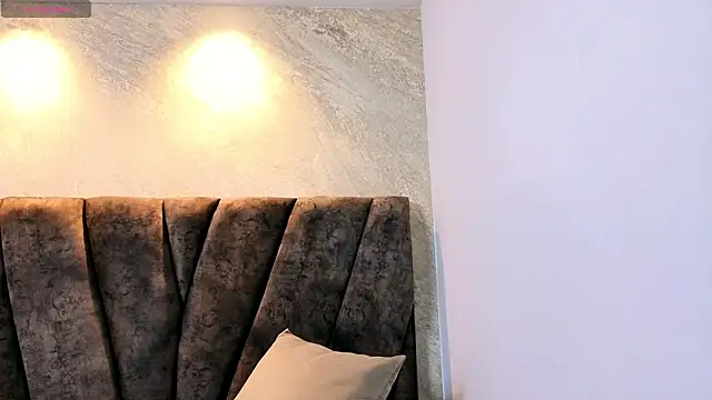 zoe hugeboobs online show from 02-25-26, 12:04