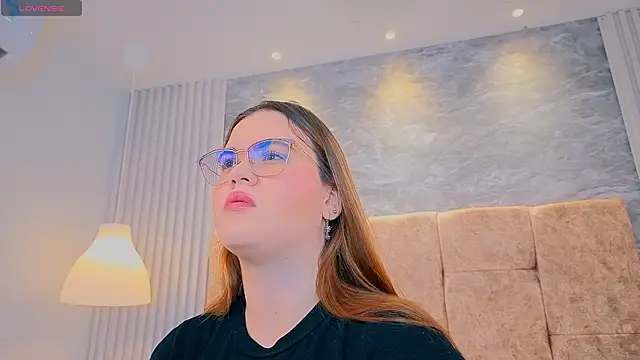 zoe hugeboobs online show from 03-08-26, 11:58