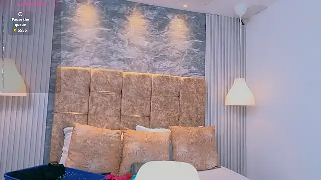 zoe hugeboobs online show from 03-14-26, 11:48