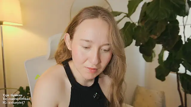 Scarlett NoirMuse online show from 02-17-26, 04:35