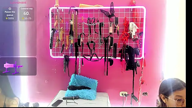 Snapshot of Slave_Melany_bdsm chatting on 03-12-26, 12:33 Slave Melany bdsm online show from 03-12-26, 12:33