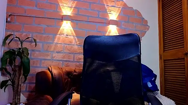 Snapshot of mister_eithan chatting on 02-14-26, 02:41 mister eithan online show from 02-14-26, 02:41