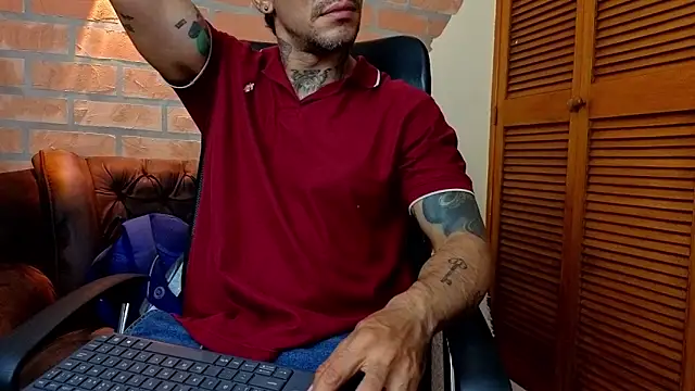 Snapshot of mister_eithan chatting on 02-16-26, 02:07 mister eithan online show from 02-16-26, 02:07