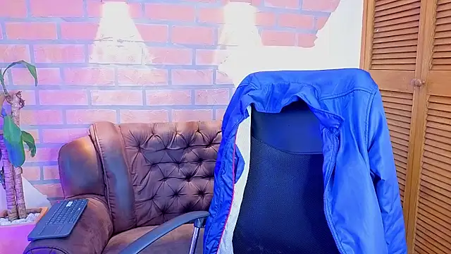 Snapshot of mister_eithan chatting on 03-12-26, 01:34 mister eithan online show from 03-12-26, 01:34