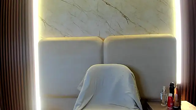 Snapshot of PalomaAguilarx69 chatting on 03-08-26, 02:15 PalomaAguilarx69 online show from 03-08-26, 02:15