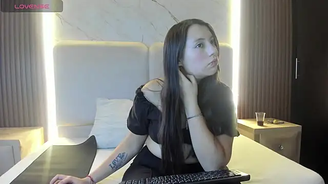 Snapshot of PalomaAguilarx69 chatting on 03-14-26, 02:17 PalomaAguilarx69 online show from 03-14-26, 02:17