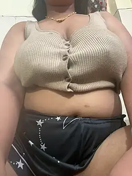 Snapshot of Real_Roma chatting on 02-14-26, 11:29 Real Roma online show from 02-14-26, 11:29