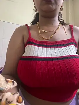 Snapshot of Real_Roma chatting on 02-15-26, 11:23 Real Roma online show from 02-15-26, 11:23