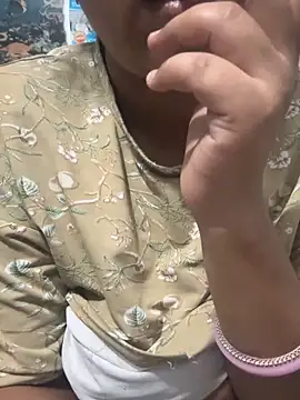 Snapshot of Real_Roma chatting on 03-28-26, 02:16 Real Roma online show from 03-28-26, 02:16