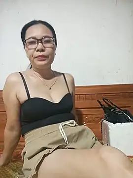 Snapshot of Nuna_689 chatting on 05-18-26, 02:01 Nuna 689 online show from 05-18-26, 02:01