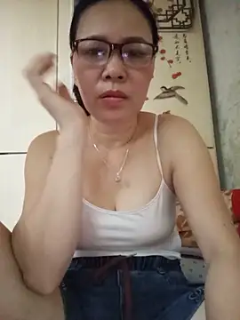 Snapshot of Nuna_689 chatting on 06-12-26, 10:03 Nuna 689 online show from 06-12-26, 10:03