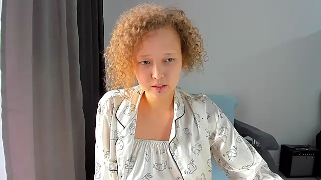 Snapshot of Senya_Sol chatting on 02-19-26, 09:38 Senya Sol online show from 02-19-26, 09:38