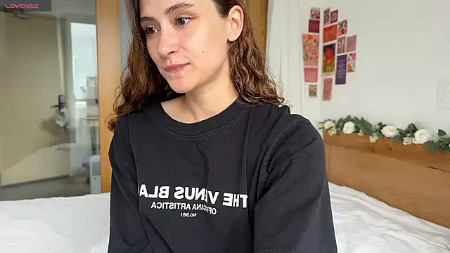 Snapshot of cutiemari chatting on 03-09-26, 04:38 cutiemari online show from 03-09-26, 04:38