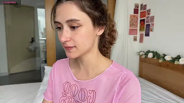 Snapshot of cutiemari chatting on 03-13-26, 04:19 cutiemari online show from 03-13-26, 04:19