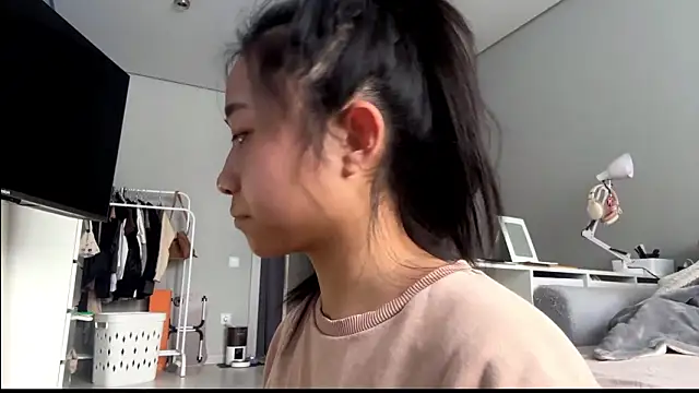 Snapshot of SweetMiaXO chatting on 02-02-26, 04:22 SweetMiaXO online show from 02-02-26, 04:22