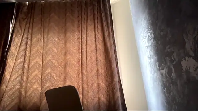 SweetMiaXO online show from 04-30-26, 01:45