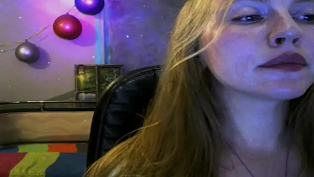 Space Girls 699 online show from 06-06-26, 04:23