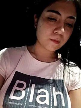 Snapshot of Ailen-cute chatting on 02-03-26, 06:22 Ailen-cute online show from 02-03-26, 06:22