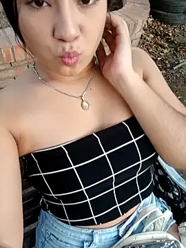 Snapshot of Ailen-cute chatting on 02-06-26, 09:51 Ailen-cute online show from 02-06-26, 09:51