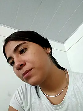 Snapshot of Ailen-cute chatting on 02-24-26, 03:32 Ailen-cute online show from 02-24-26, 03:32