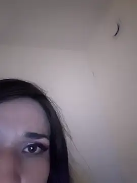 Snapshot of Miamiller3004 chatting on 01-19-26, 03:43 Miamiller3004 online show from 01-19-26, 03:43