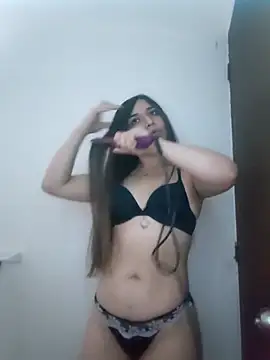 Snapshot of Miamiller3004 chatting on 02-12-26, 10:54 Miamiller3004 online show from 02-12-26, 10:54