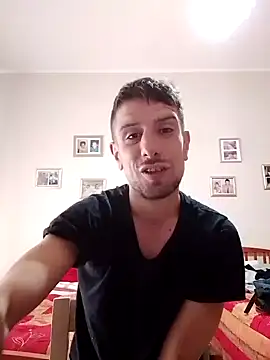 Snapshot of Mcsimotoro chatting on 03-24-26, 12:43 Mcsimotoro online show from 03-24-26, 12:43