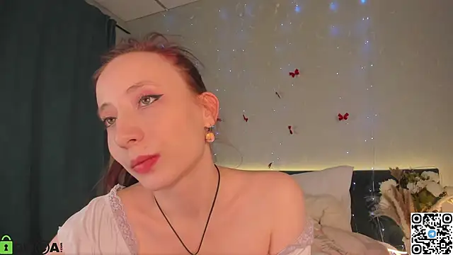 Snapshot of Lea_much chatting on 02-15-26, 07:51 Lea much online show from 02-15-26, 07:51