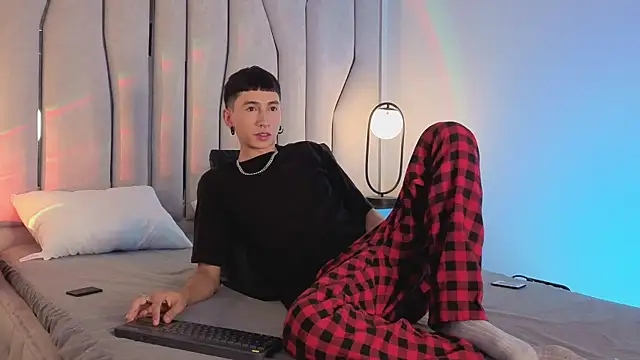 lian cameron online show from 06-25-26, 03:50