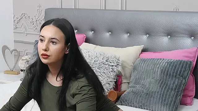 MavisReeve online show from 04-24-26, 04:04