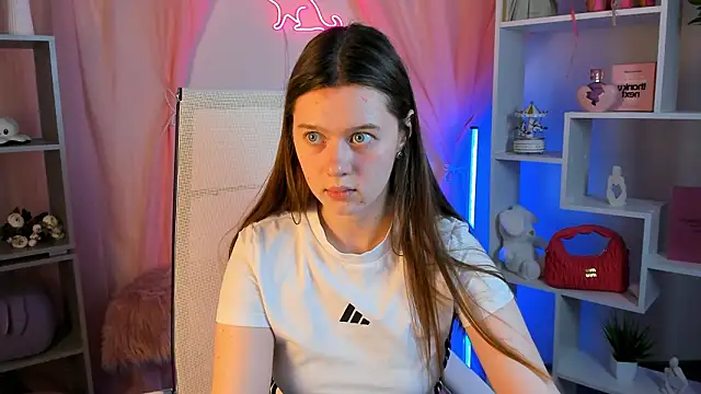 Snapshot of CelestineMauriac chatting on 03-11-26, 04:13 CelestineMauriac online show from 03-11-26, 04:13