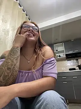 Snapshot of SOPHIIE_LUX_ chatting on 03-25-26, 11:33 SOPHIIE LUX online show from 03-25-26, 11:33