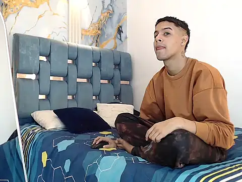 Snapshot of Sexy_boys_hell2 chatting on 01-19-26, 01:37 Sexy boys hell2 online show from 01-19-26, 01:37