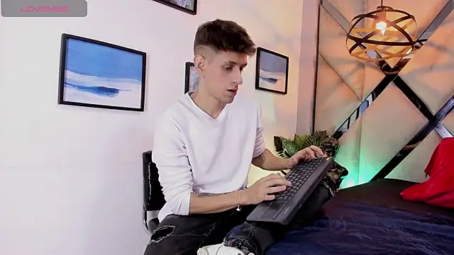 Jasper  jones online show from 02-11-26, 01:49